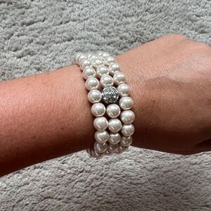 Set of 3 pearl bracelets